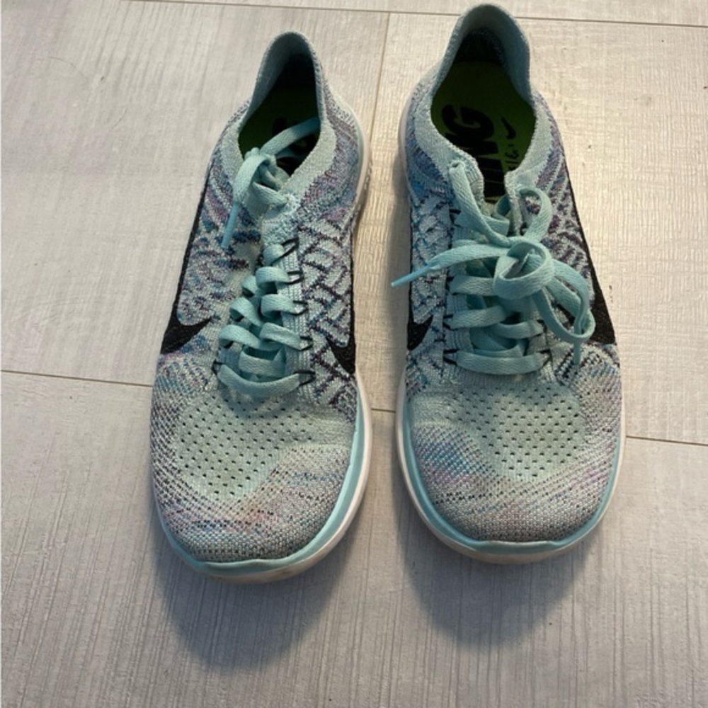Nike Knit Free Runs Turquoise Blue Size 6